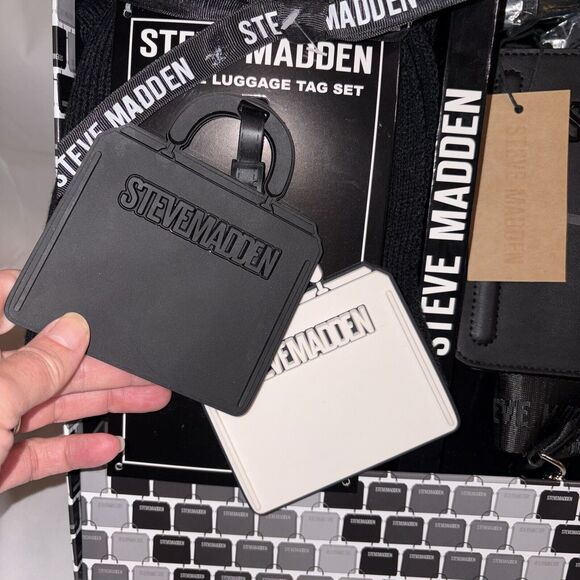 Steve Madden Gift Set Cross Body Straps Scarf Luggage Tag Earbud Case Blue More - Picture 6 of 10